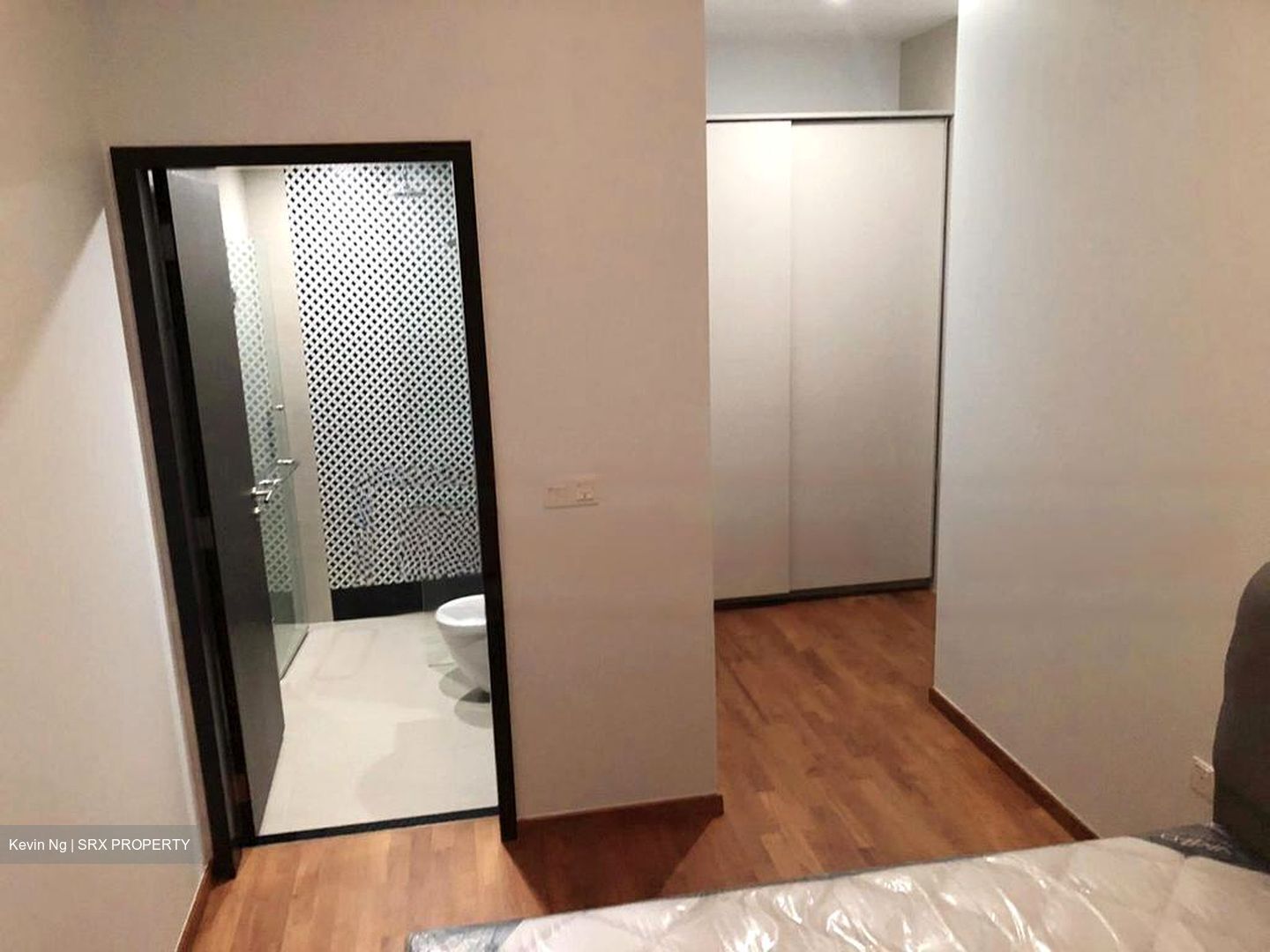 Straits Mansions (D15), Apartment #458569071